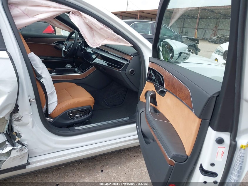 Фото 5 - AUDI A8
