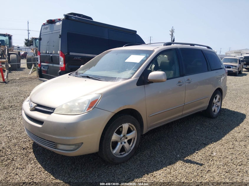 2005 Toyota Sienna, Right Side, IAAI, VIN 5TDBA22CX5S049154 — photo 2