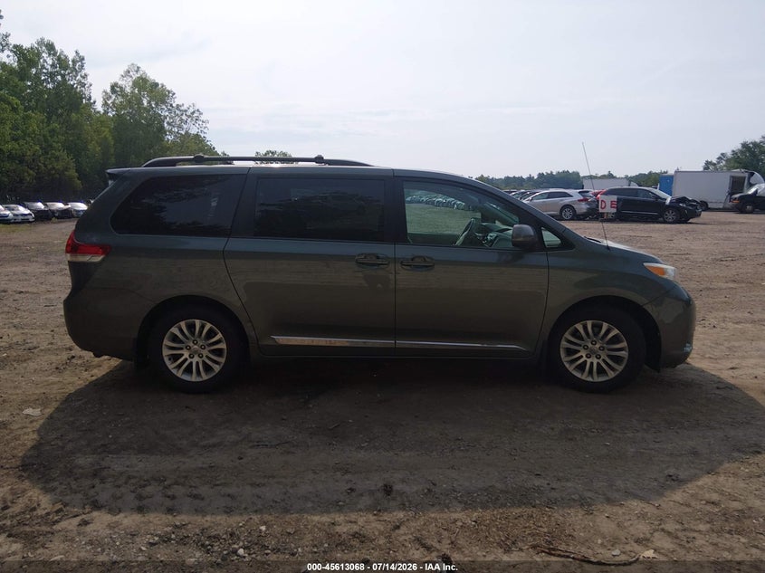 2013 Toyota Sienna Xle V6 8 Passenger VIN: 5TDYK3DCXDS402341 Lot: 45613068