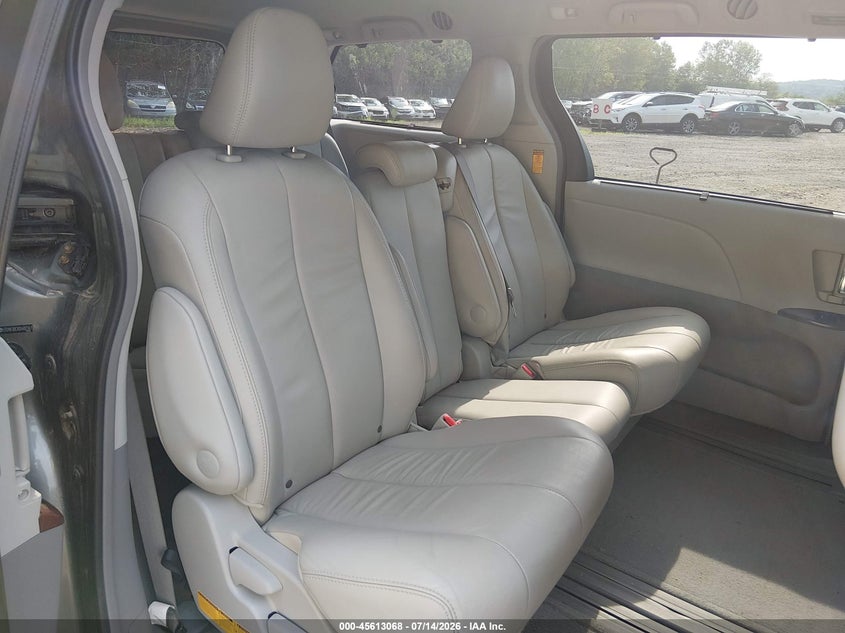 2013 Toyota Sienna Xle V6 8 Passenger VIN: 5TDYK3DCXDS402341 Lot: 45613068