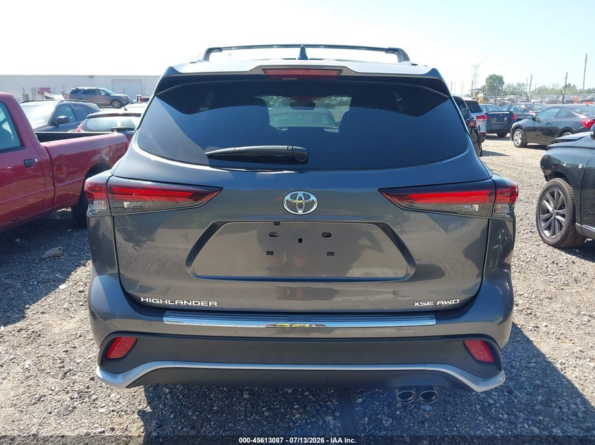 TOYOTA HIGHLANDER - zdjęcie 16