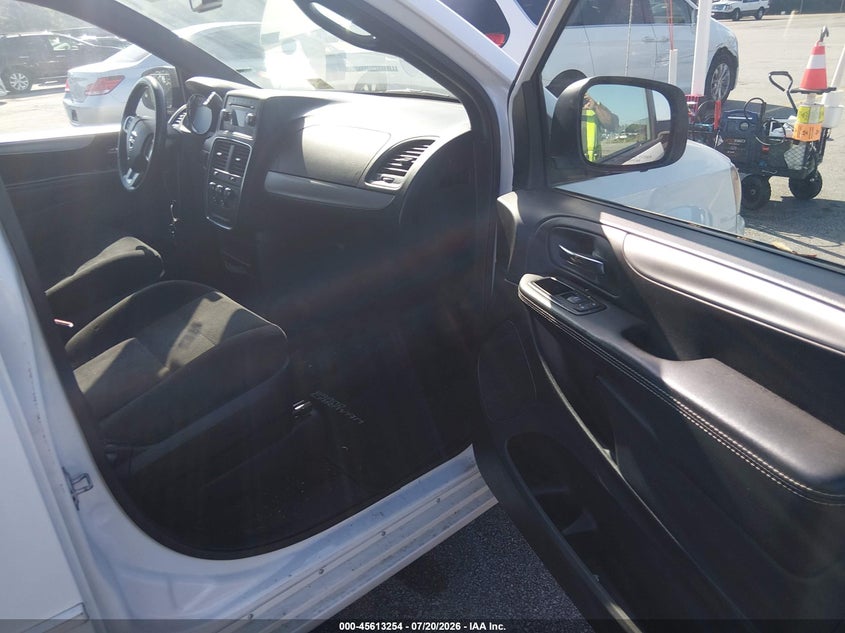 2015 DODGE GRAND CARAVAN auction photo 5