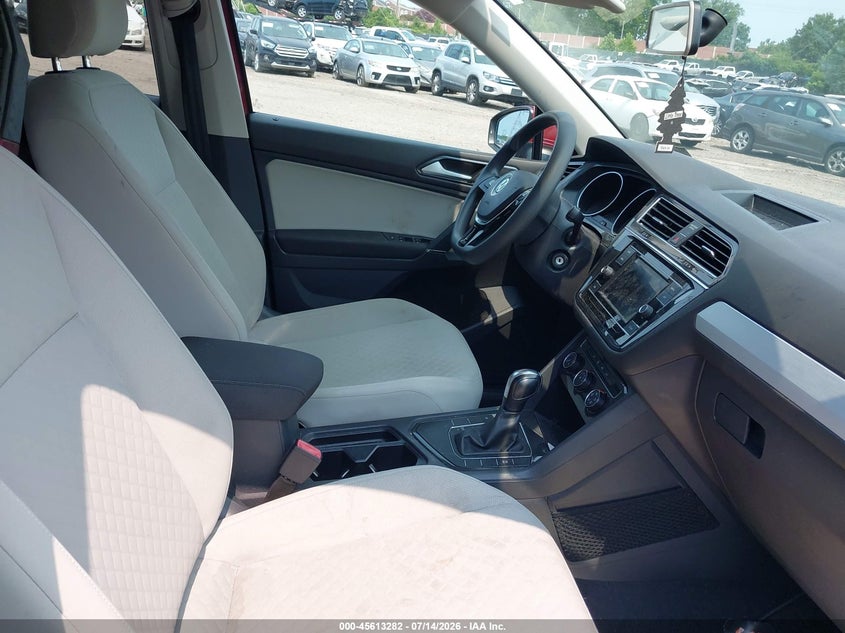 2018 VOLKSWAGEN TIGUAN auction photo 5