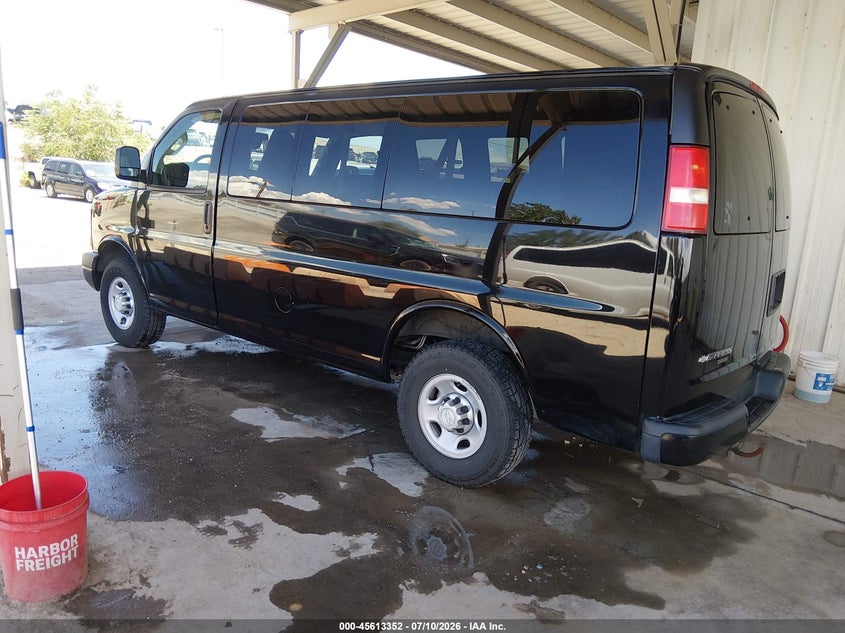 2016 CHEVROLET EXPRESS 2500 auction photo 3