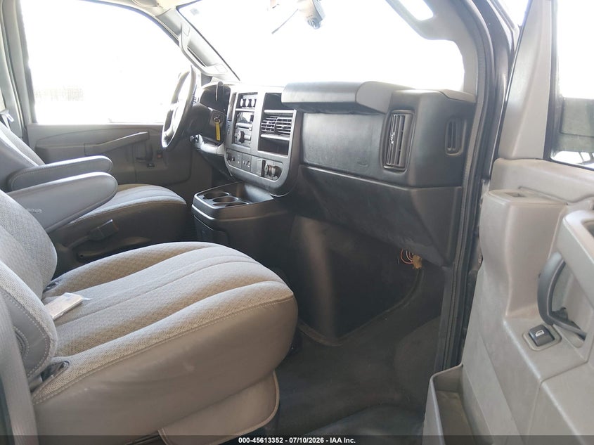 2016 CHEVROLET EXPRESS 2500 auction photo 5