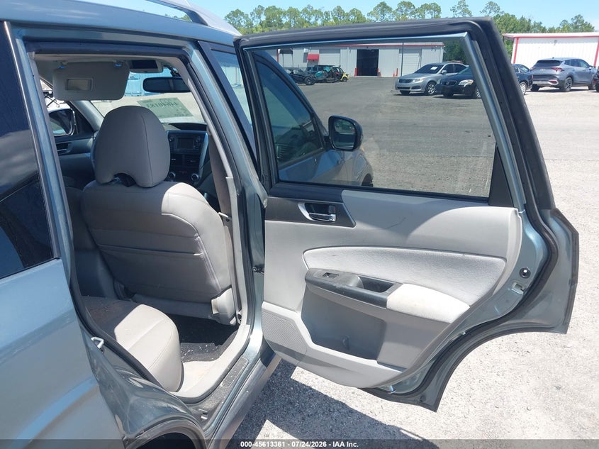 2011 SUBARU FORESTER auction photo 8