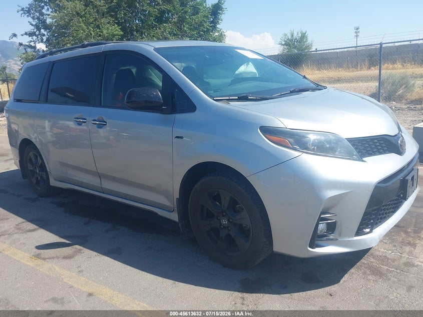 TOYOTA SIENNA - zdjęcie 1