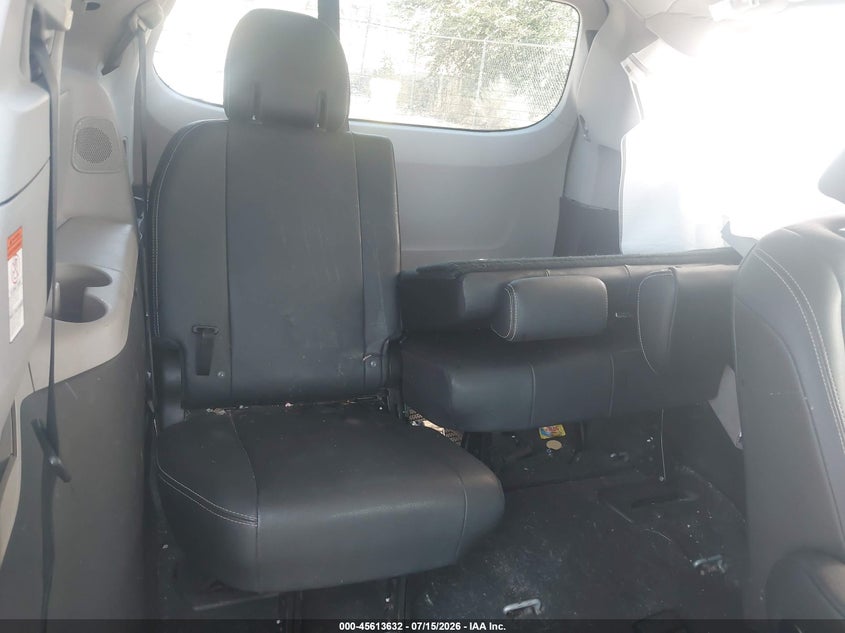 TOYOTA SIENNA - zdjęcie 17