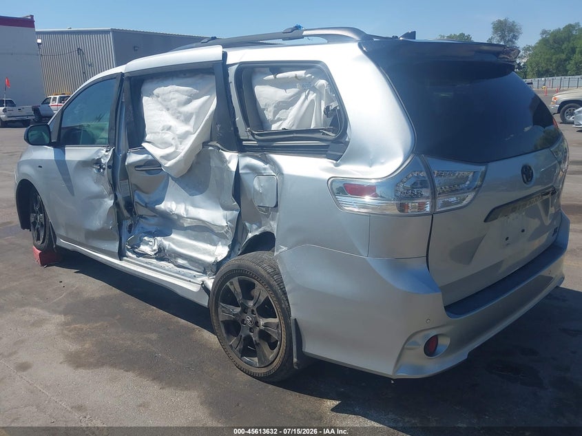TOYOTA SIENNA - zdjęcie 3
