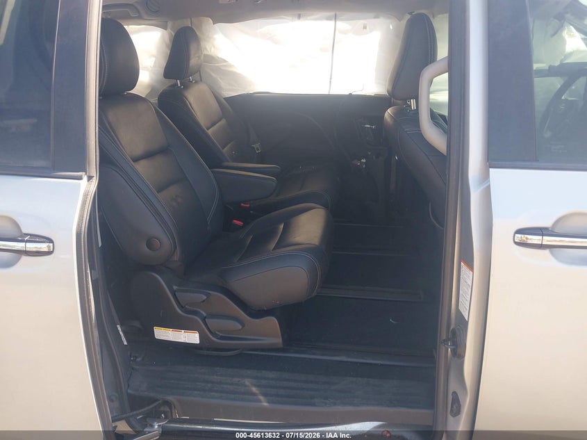 TOYOTA SIENNA - zdjęcie 8