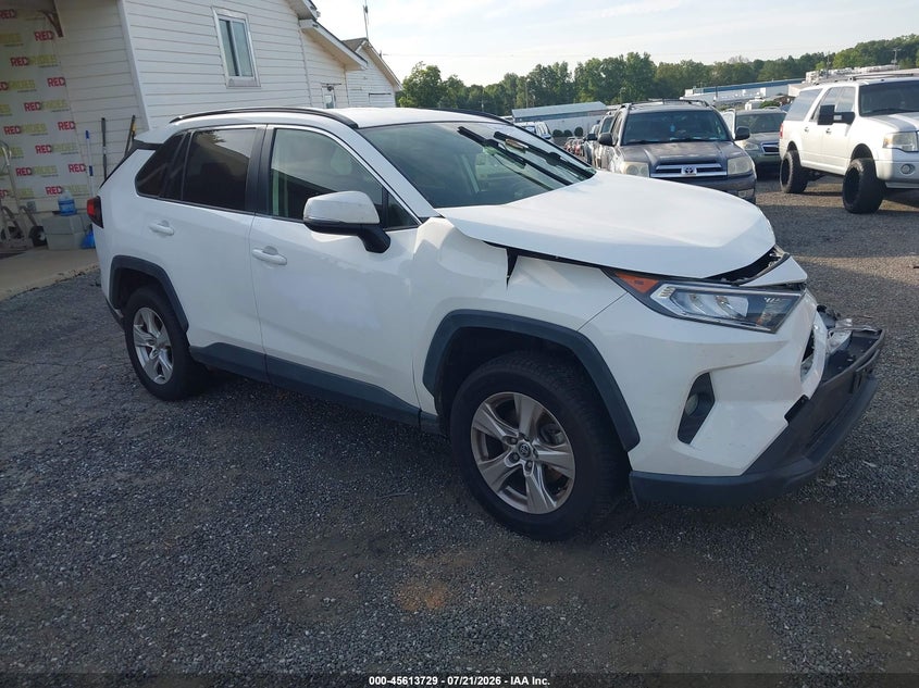 2020 TOYOTA RAV4 XLE