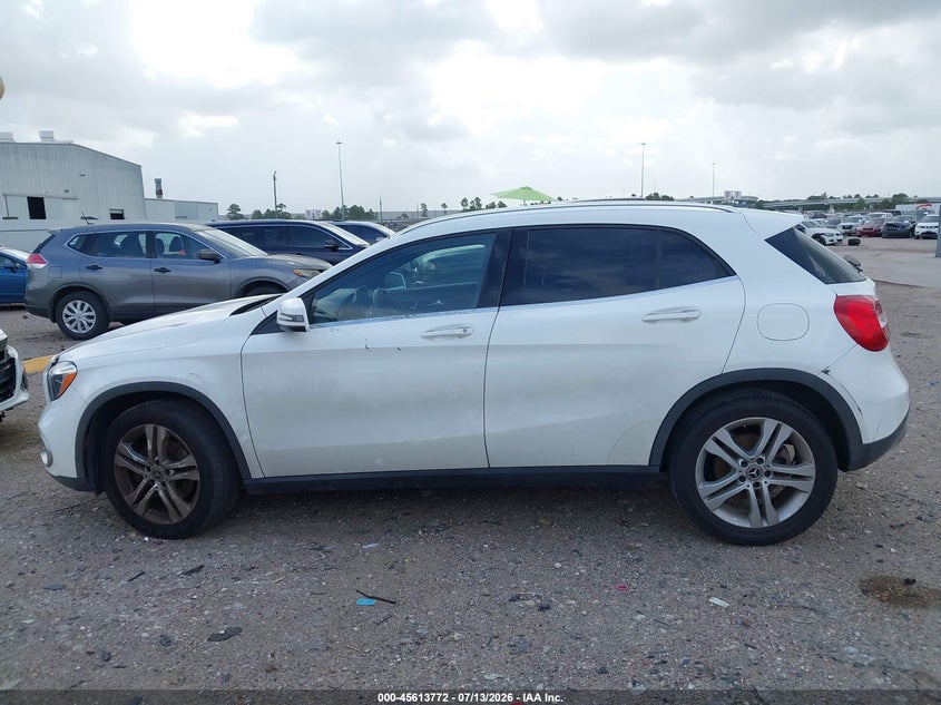 MERCEDES-BENZ GLA 250 - zdjęcie 14