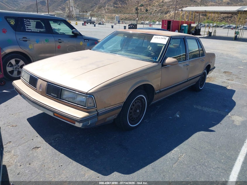 1989 OLDSMOBILE DELTA 88 auction photo 2