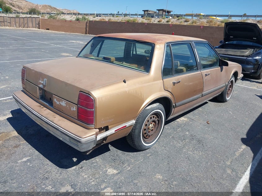 1989 OLDSMOBILE DELTA 88 auction photo 4