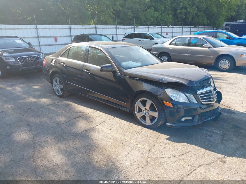 2011 MERCEDES-BENZ E 350 — zdjęcie z aukcji