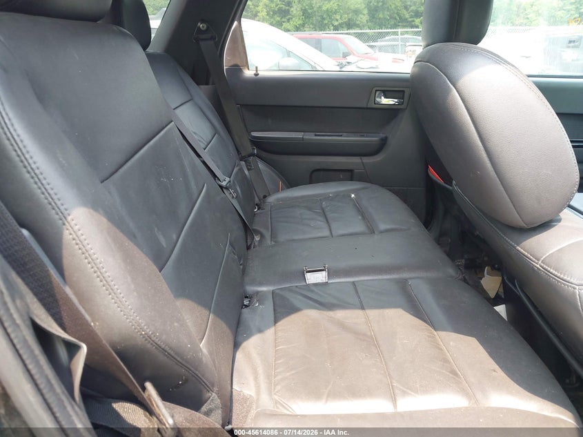 2010 FORD ESCAPE auction photo 8