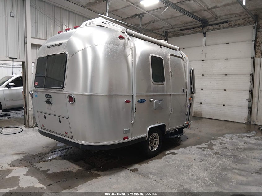2016 AIRSTREAM BAMBI SPORT SERIES M auction photo 4