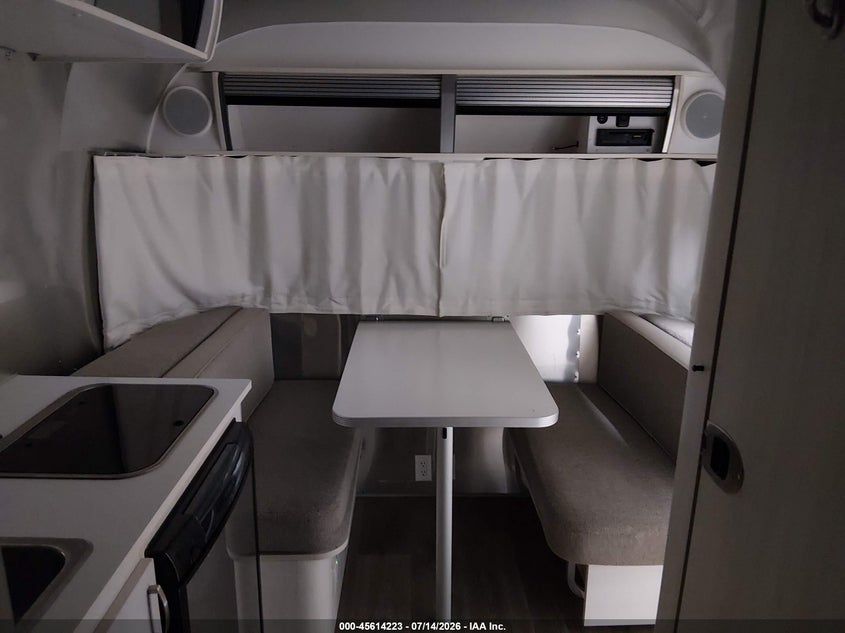 2016 AIRSTREAM BAMBI SPORT SERIES M auction photo 5