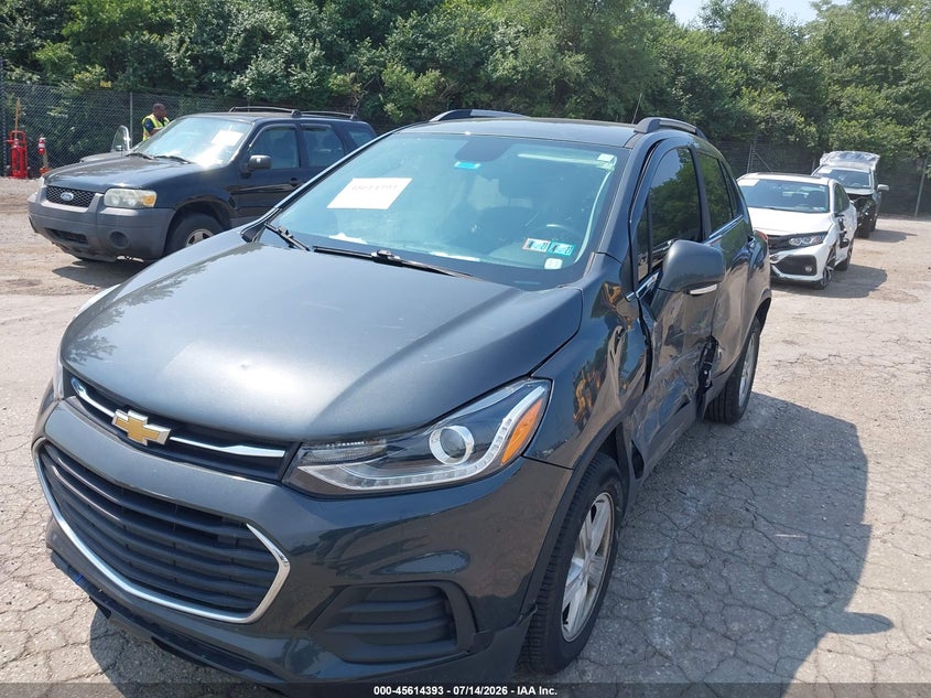 2018 Chevrolet Trax, Левый бок, IAAI, VIN KL7CJLSB7JB647184 — фото 2