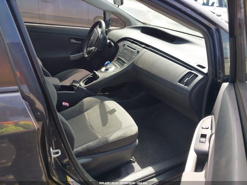 2011 TOYOTA PRIUS auction photo 5