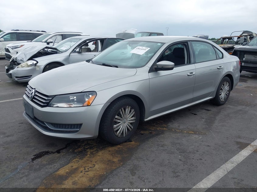 2014 Volkswagen Passat, Right Front, IAAI, VIN 1VWAP7A32EC026992 — photo 2