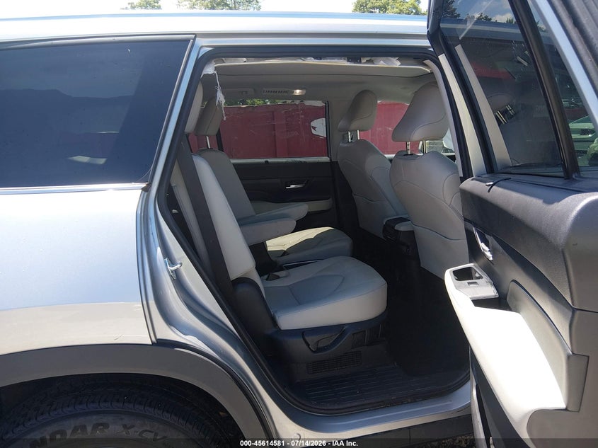 2025 TOYOTA GRAND HIGHLANDER auction photo 8