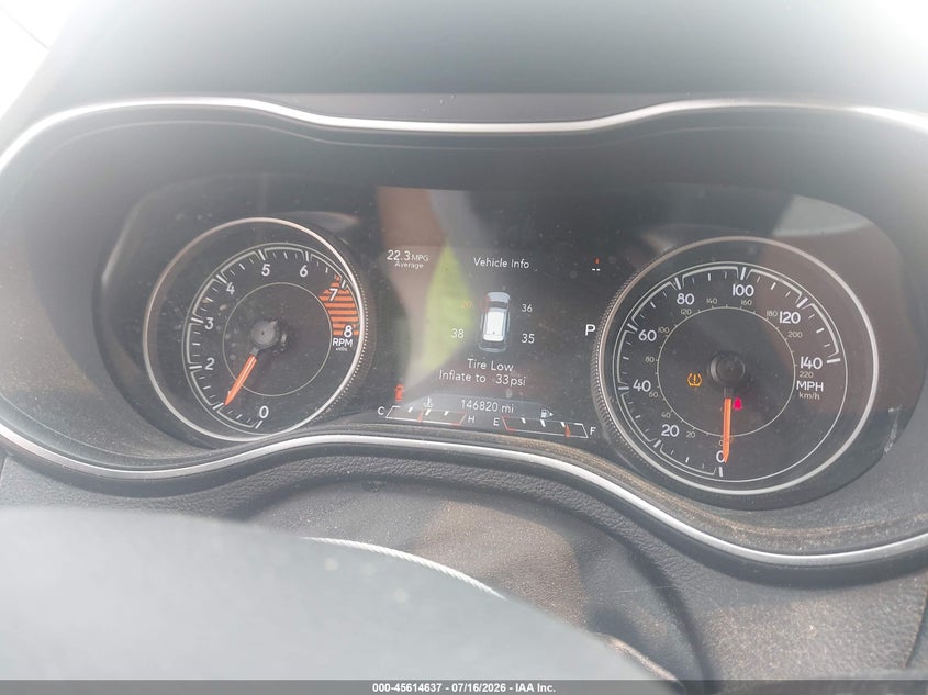 2019 JEEP CHEROKEE auction photo 7