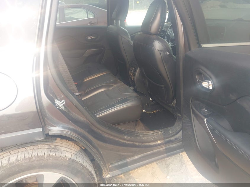 2019 JEEP CHEROKEE auction photo 8