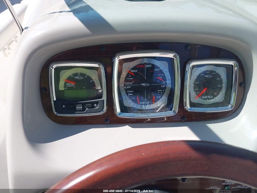 2008 CHAPARRAL 246 SSI auction photo 7