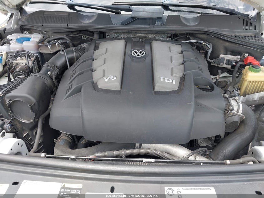 2016 Volkswagen Touareg Tdi Executive VIN: WVGEP9BPXGD004877 Lot: 45614749