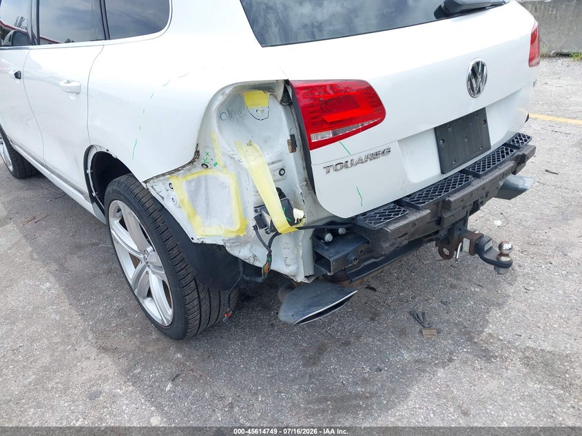 2016 Volkswagen Touareg Tdi Executive VIN: WVGEP9BPXGD004877 Lot: 45614749