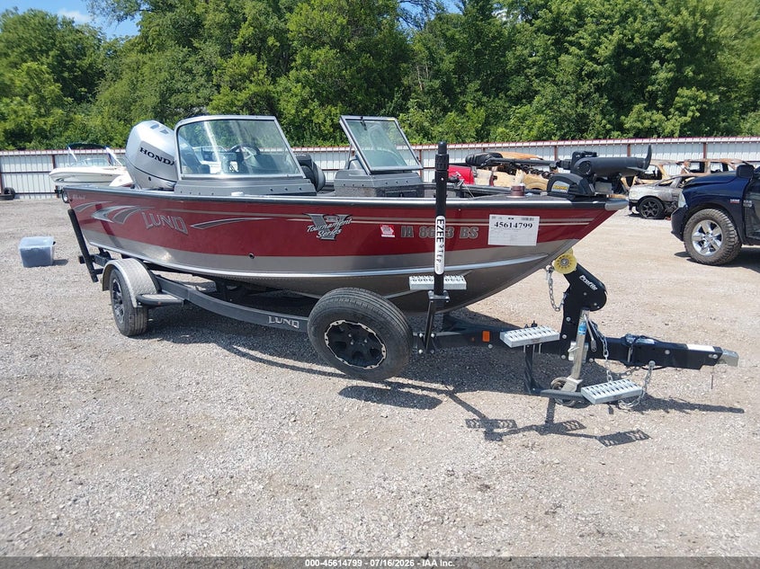 2019 LUND PRO V auction photo 1