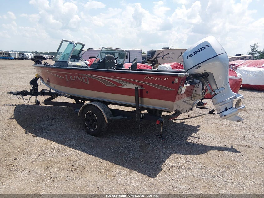 2019 LUND PRO V auction photo 3