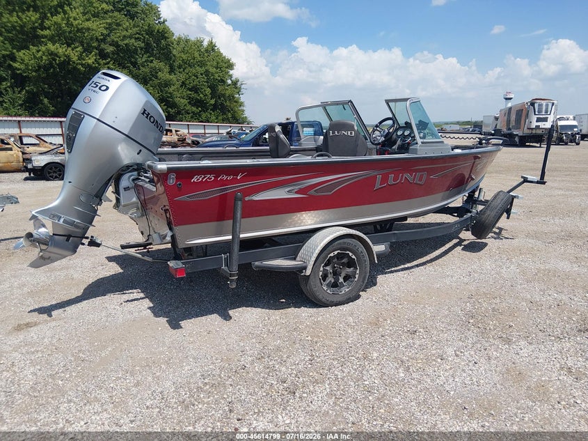2019 LUND PRO V auction photo 4