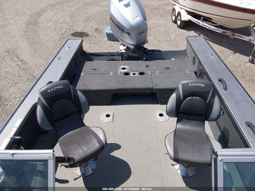 2019 LUND PRO V auction photo 8