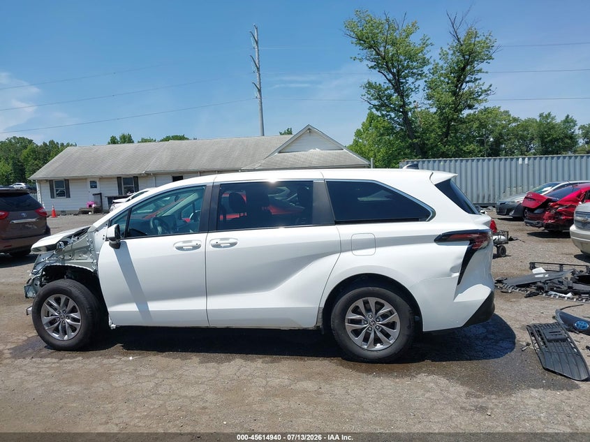 2024 Toyota Sienna Le VIN: 5TDKRKECXRS207261 Lot: 45614940