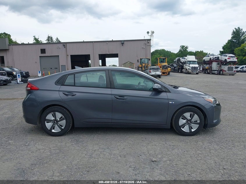 2018 HYUNDAI IONIQ HYBRID BLUE — Фото 15