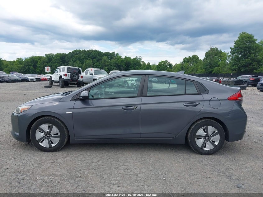 2018 HYUNDAI IONIQ HYBRID BLUE — Фото 16