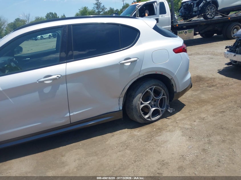 2022 Alfa Romeo Stelvio Ti Awd VIN: ZASPAKBN3N7D41334 Lot: 45615228