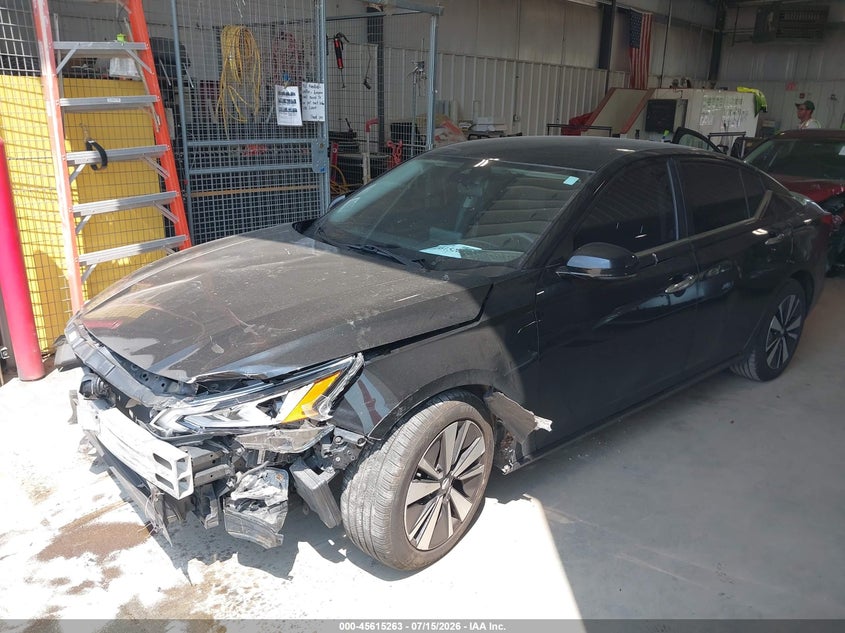 2021 NISSAN ALTIMA auction photo 2