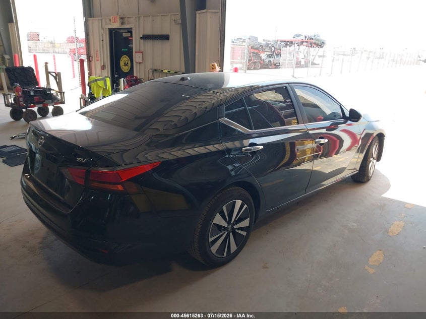 2021 NISSAN ALTIMA auction photo 4
