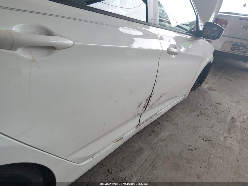 2015 Hyundai Accent Gls VIN: KMHCT4AE0FU880216 Lot: 45615288