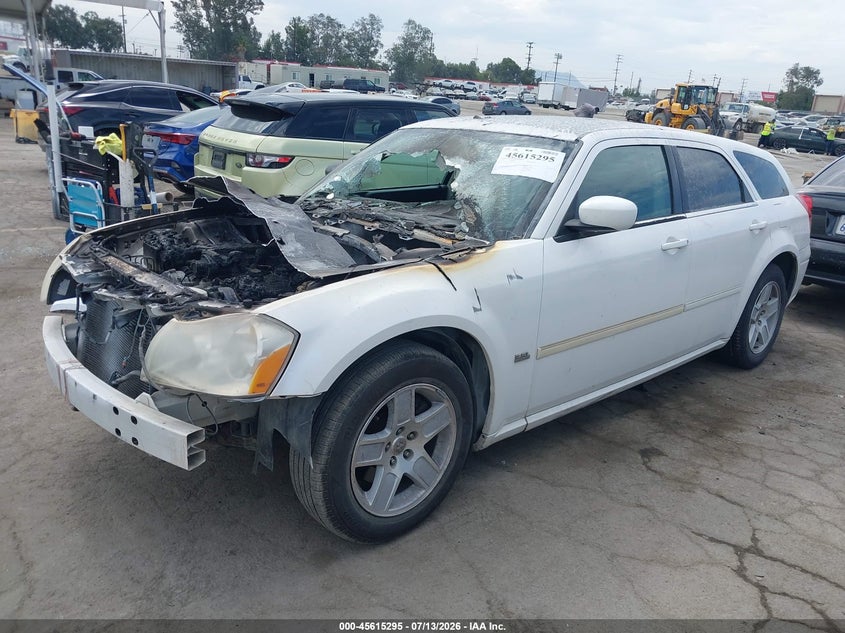 2007 DODGE MAGNUM auction photo 2