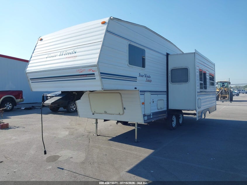 2004 DUTCHMAN FOUR WINDS EXPRESS S auction photo 2