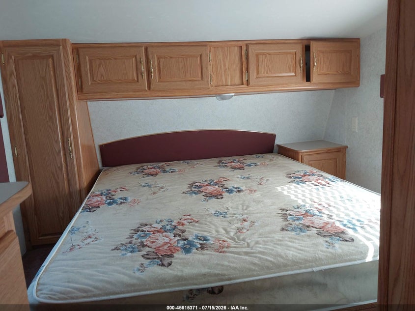 2004 DUTCHMAN FOUR WINDS EXPRESS S auction photo 5