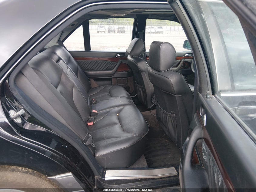 1995 Mercedes-Benz S 320W VIN: WDBGA32E8SA261068 Lot: 45615468