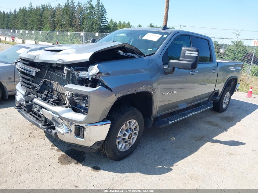 2025 CHEVROLET SILVERADO 2500HD auction photo 2