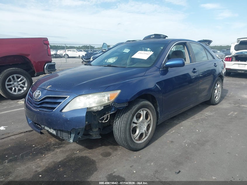 2011 TOYOTA CAMRY auction photo 2