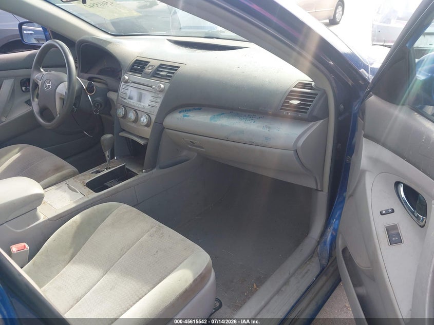 2011 TOYOTA CAMRY auction photo 5