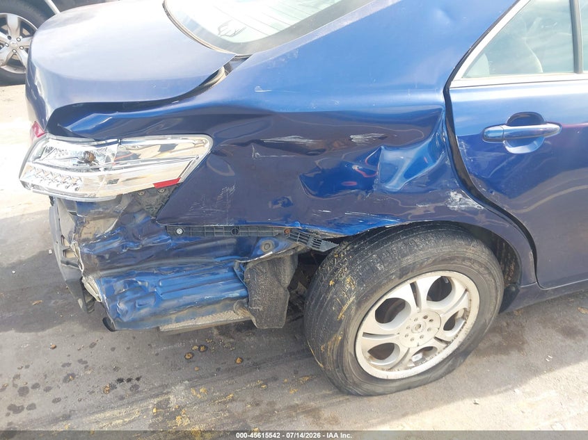 2011 TOYOTA CAMRY auction photo 6